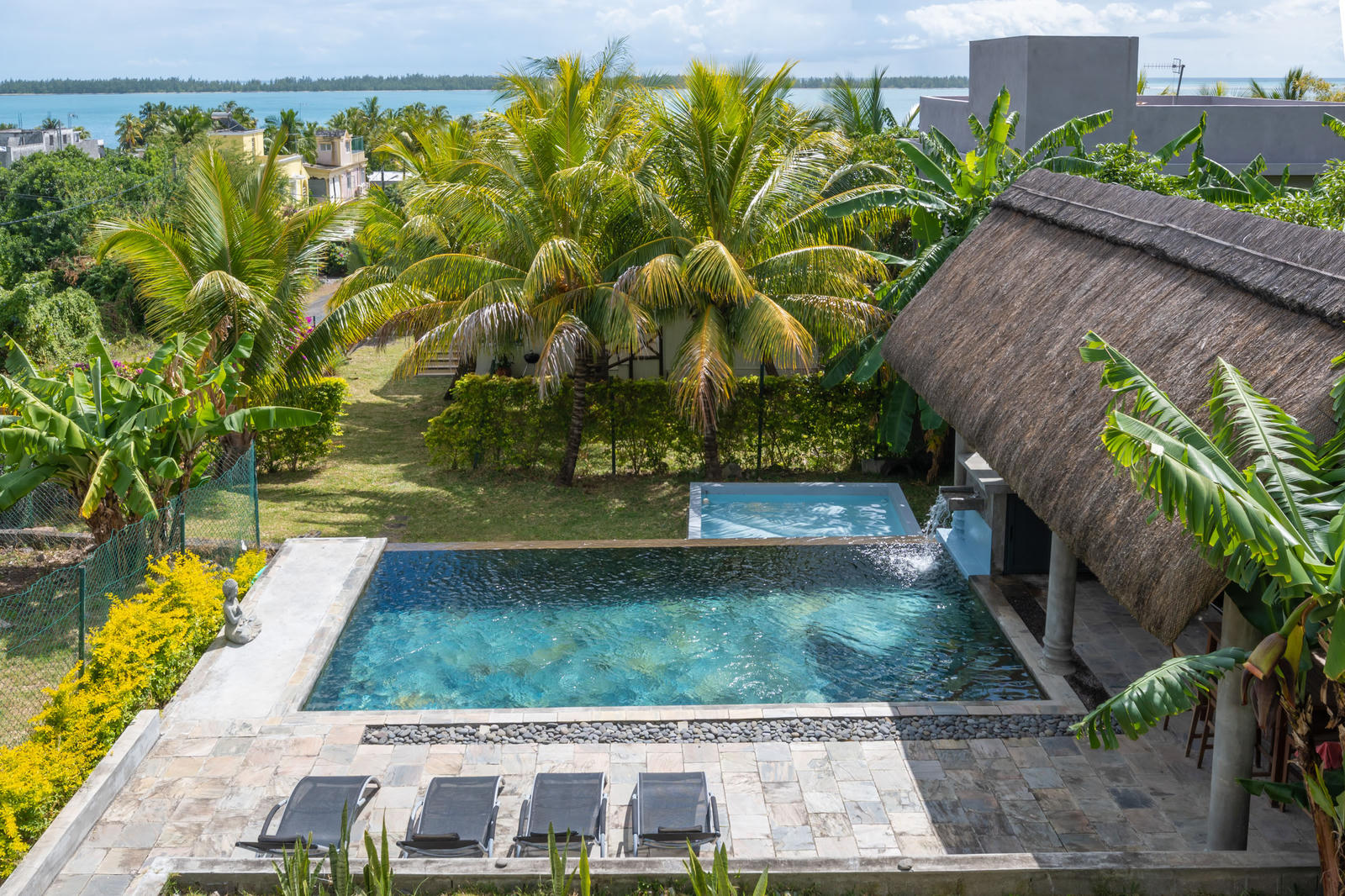 Elegant 3BR Suite - Lagoon & Le Morne Views